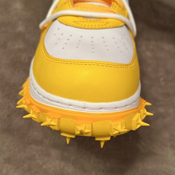 New mens size 10.5 NIKE OFF WHITE AIR FORCE 1 Limited Production. - Picture 10 of 13